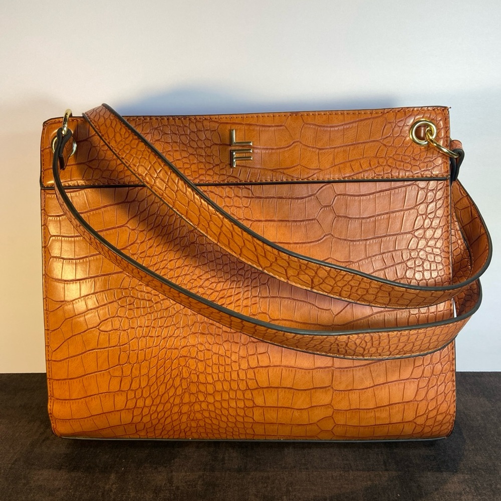 London Fog Brielle Satchel Handbag In Cognac, Good Condition, Beautiful